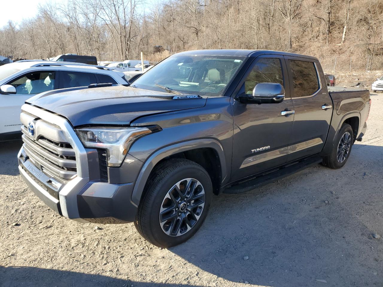 TOYOTA TUNDRA CRE 2024