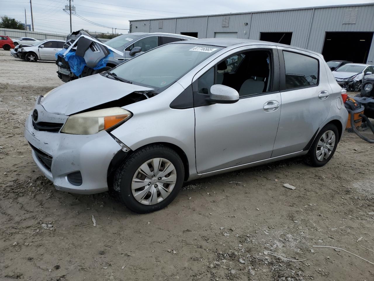 TOYOTA YARIS 2013