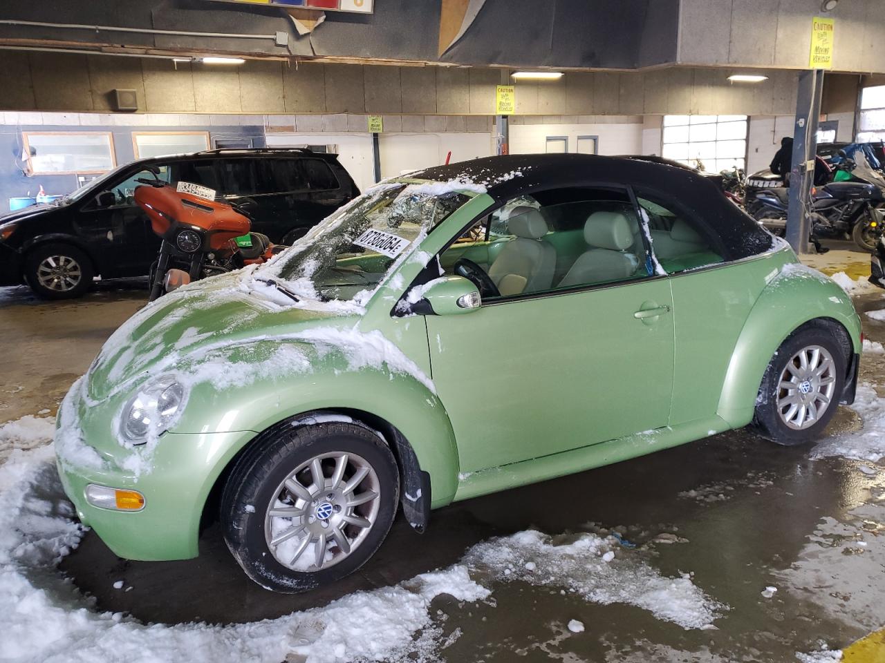 VOLKSWAGEN NEW BEETLE 2004