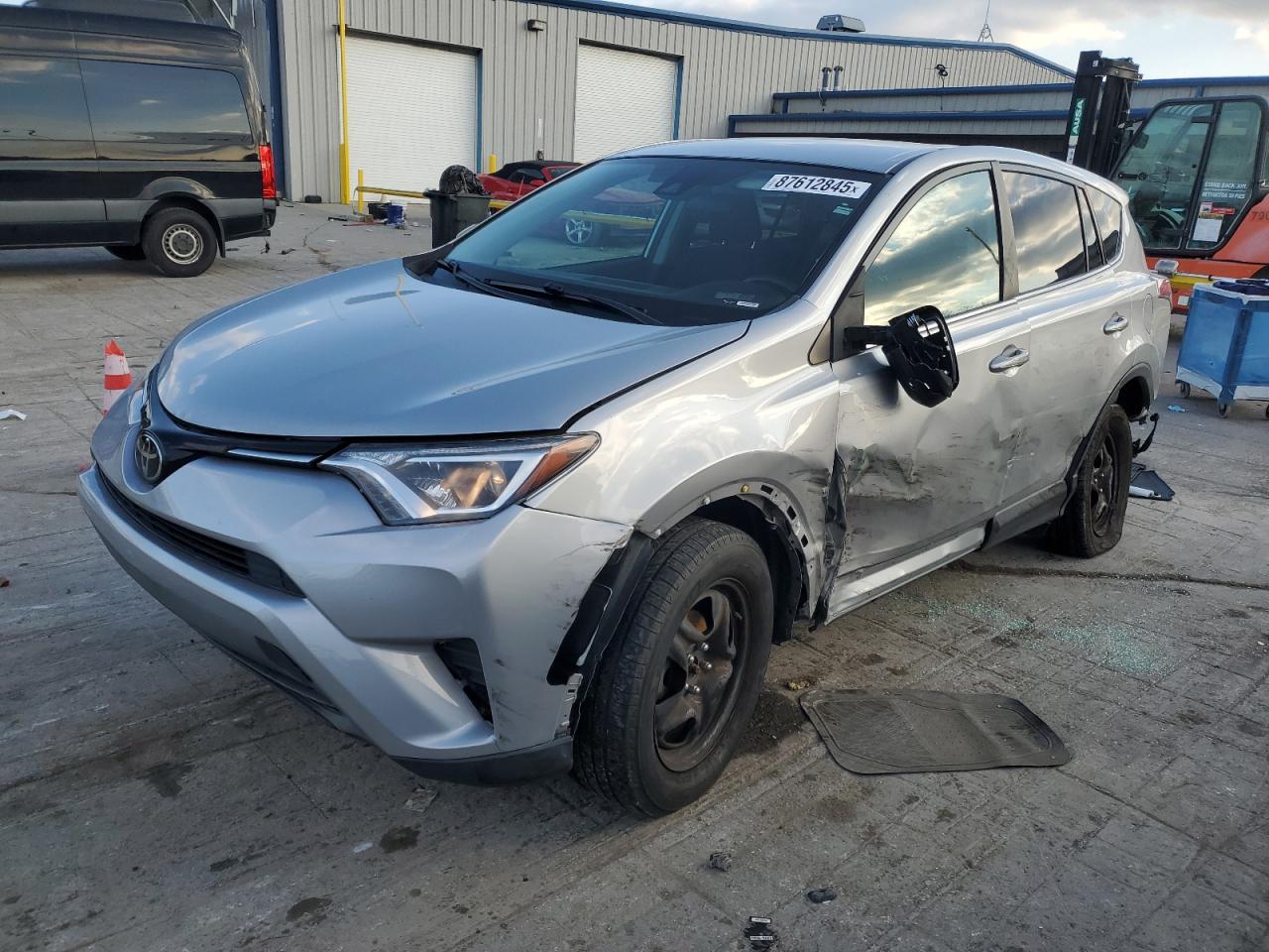 TOYOTA RAV4 LE 2018