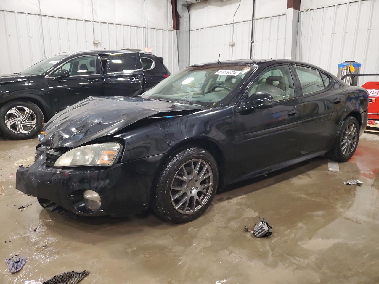 PONTIAC GRAND PRIX 2004