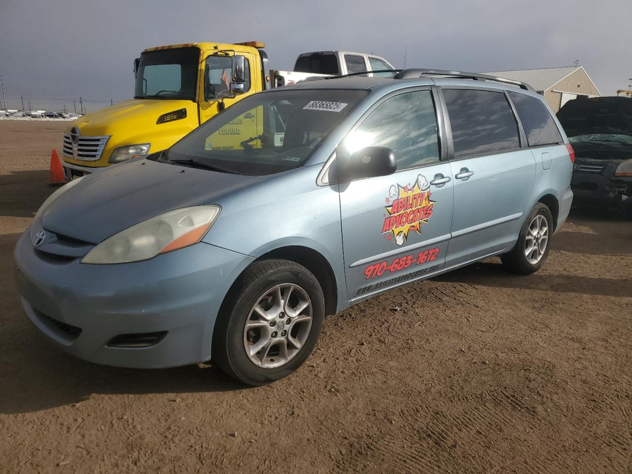 TOYOTA SIENNA LE 2006