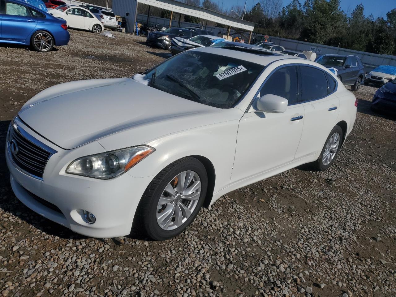 INFINITI M37 2011