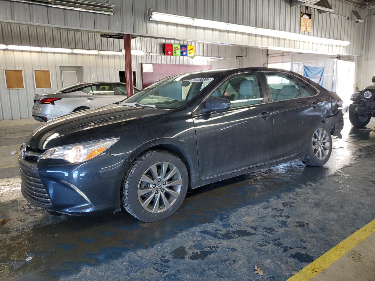 TOYOTA CAMRY LE 2015