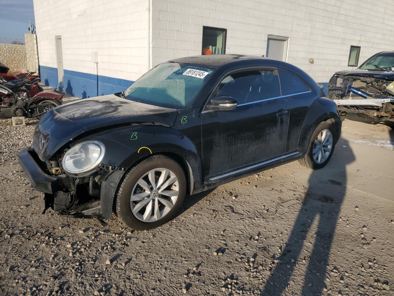 VOLKSWAGEN BEETLE 2013