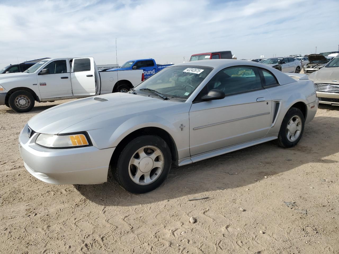 FORD MUSTANG 2000