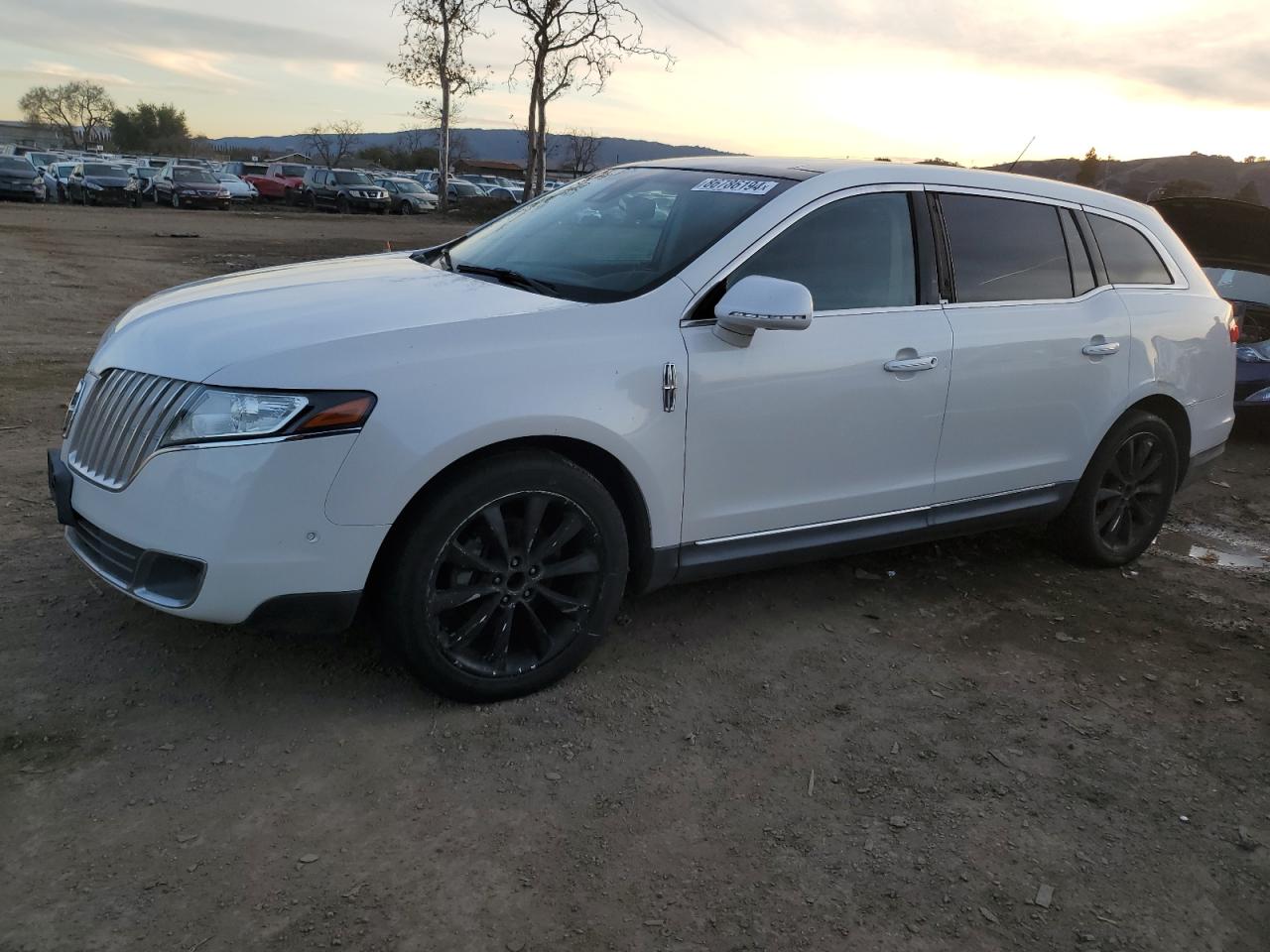 LINCOLN MKT 2010