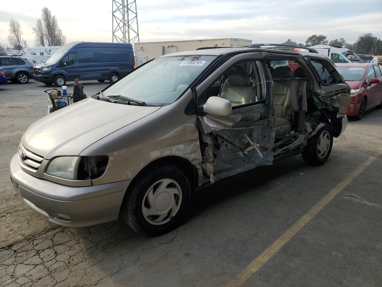 TOYOTA SIENNA LE 2001