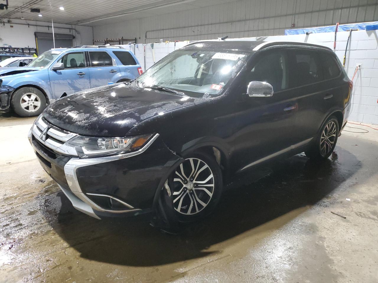 MITSUBISHI OUTLANDER 2017