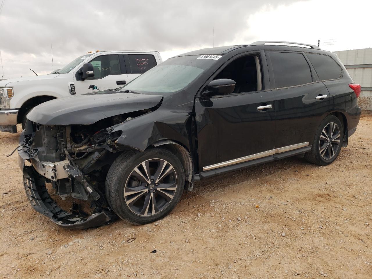 NISSAN PATHFINDER 2017