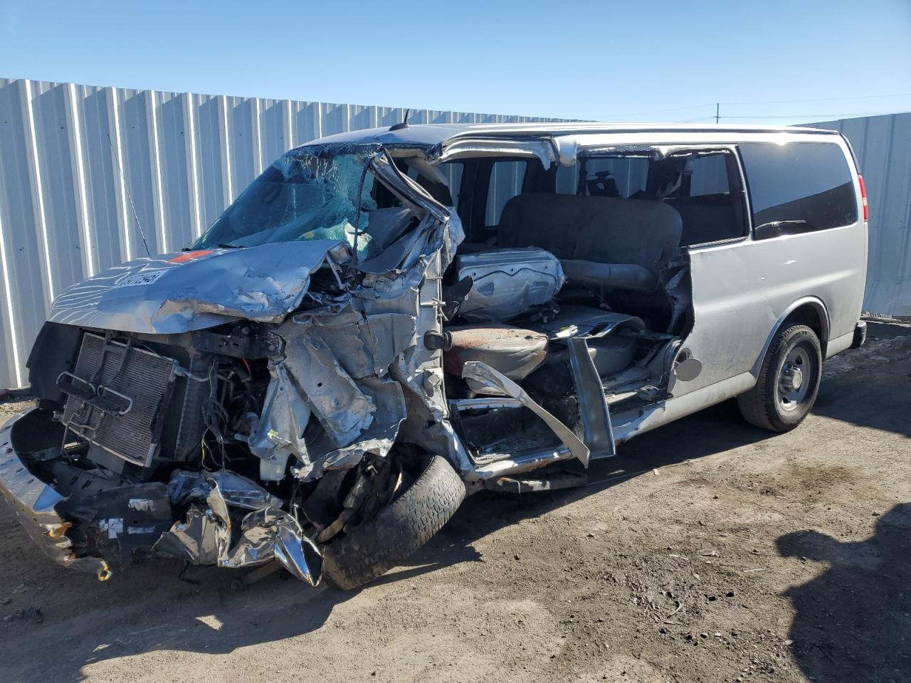 CHEVROLET EXPRESS G2 2011