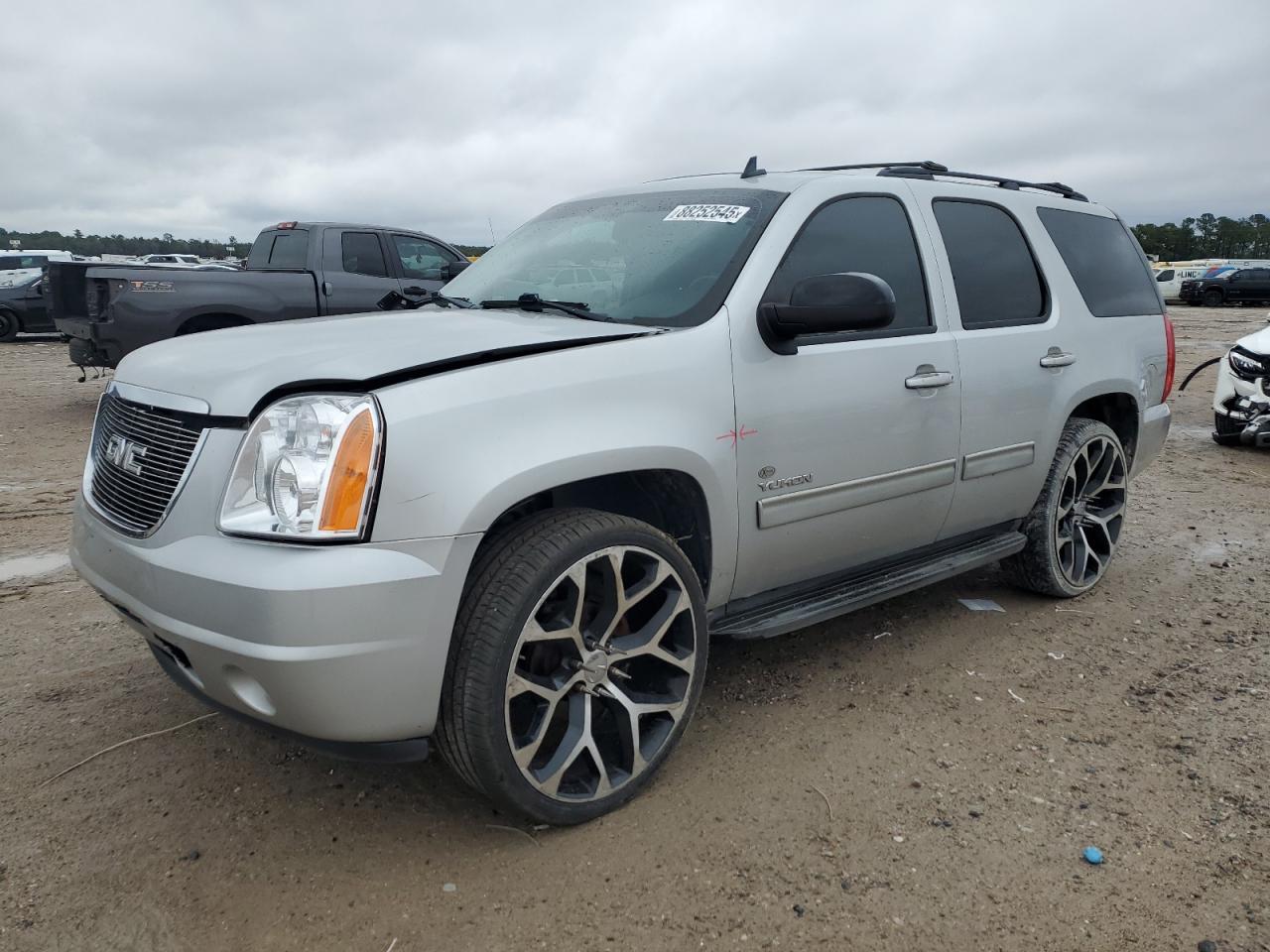 GMC YUKON SLE 2011