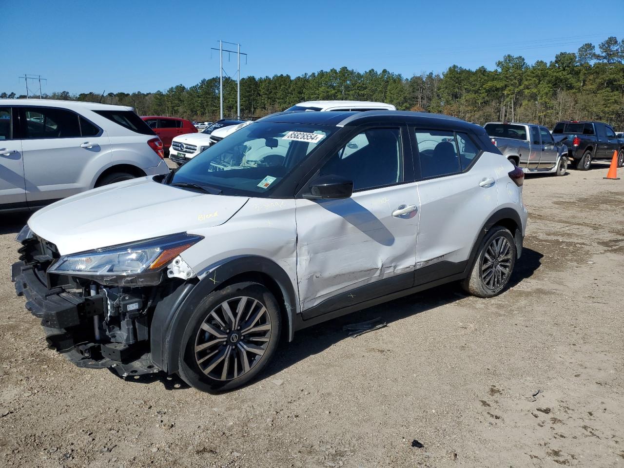 NISSAN KICKS SV 2021