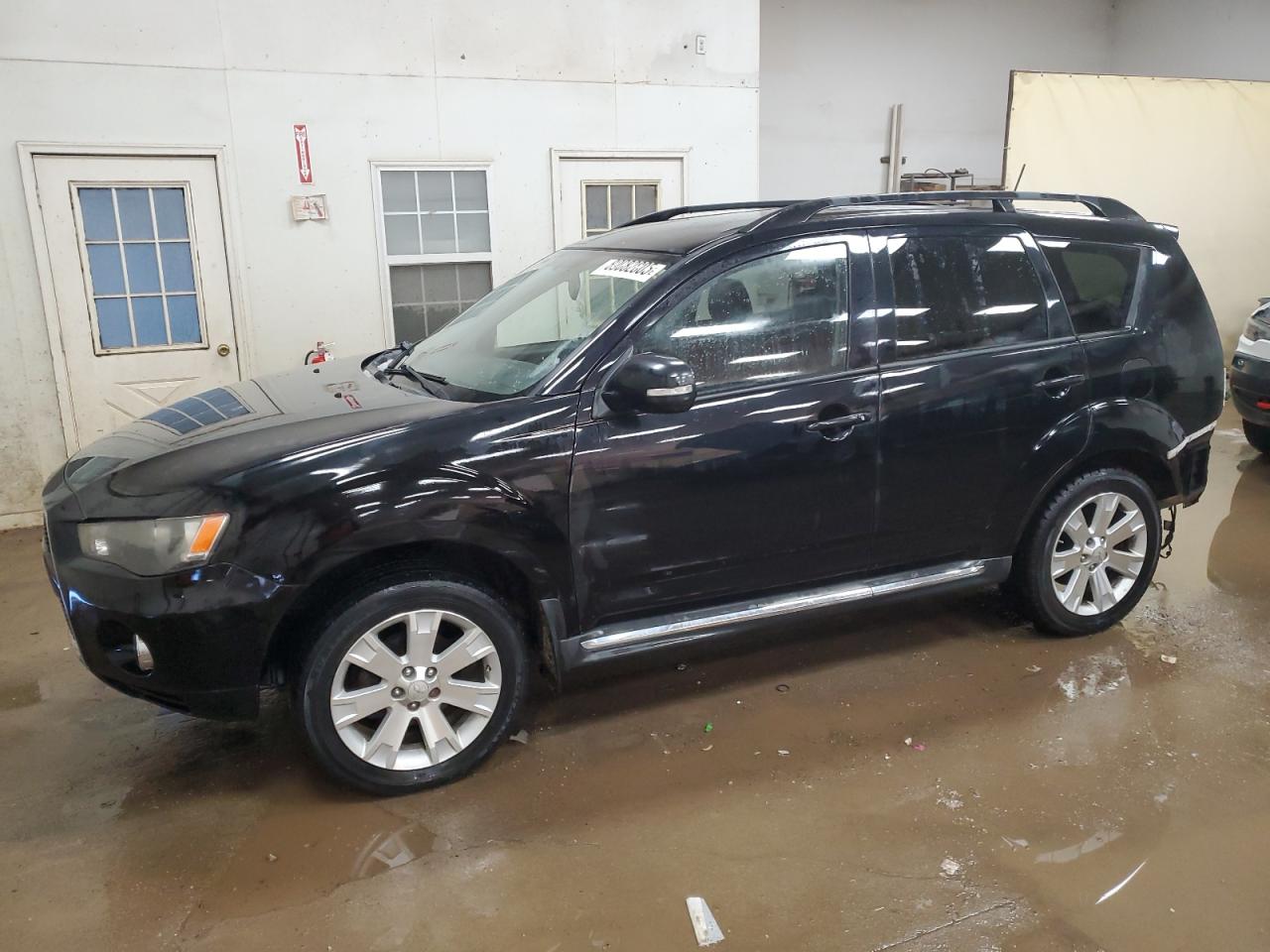 MITSUBISHI OUTLANDER 2011