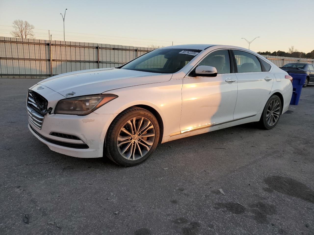 HYUNDAI GENESIS 3. 2015