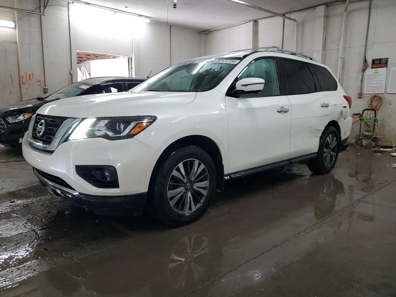 NISSAN PATHFINDER 2017