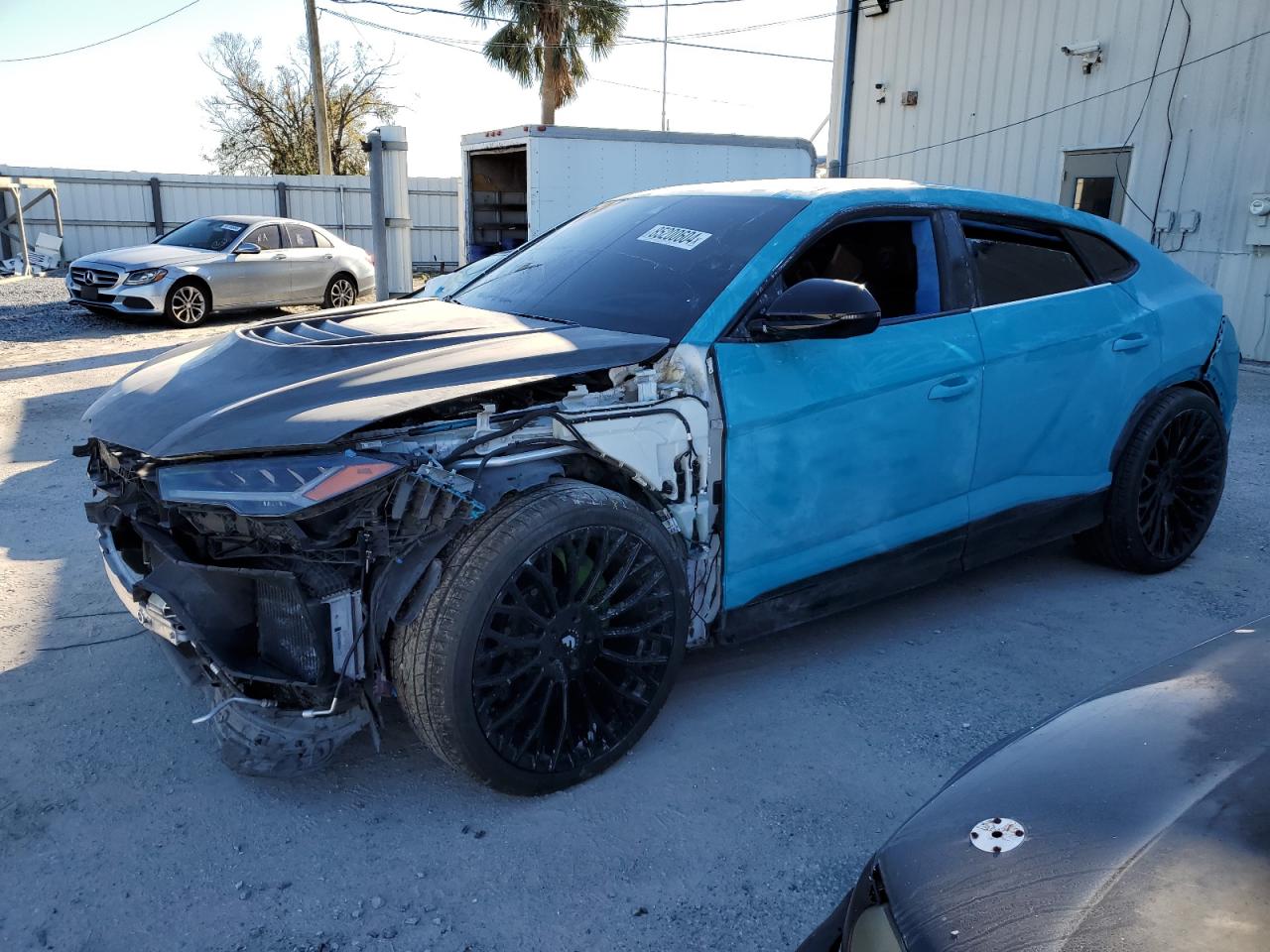 LAMBORGHINI URUS 2020