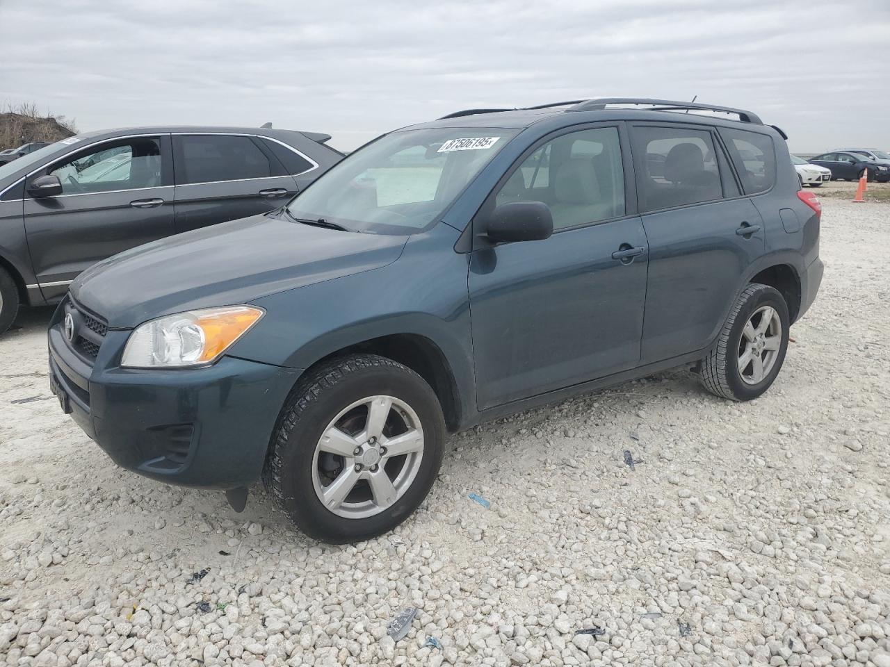 TOYOTA RAV4 2011