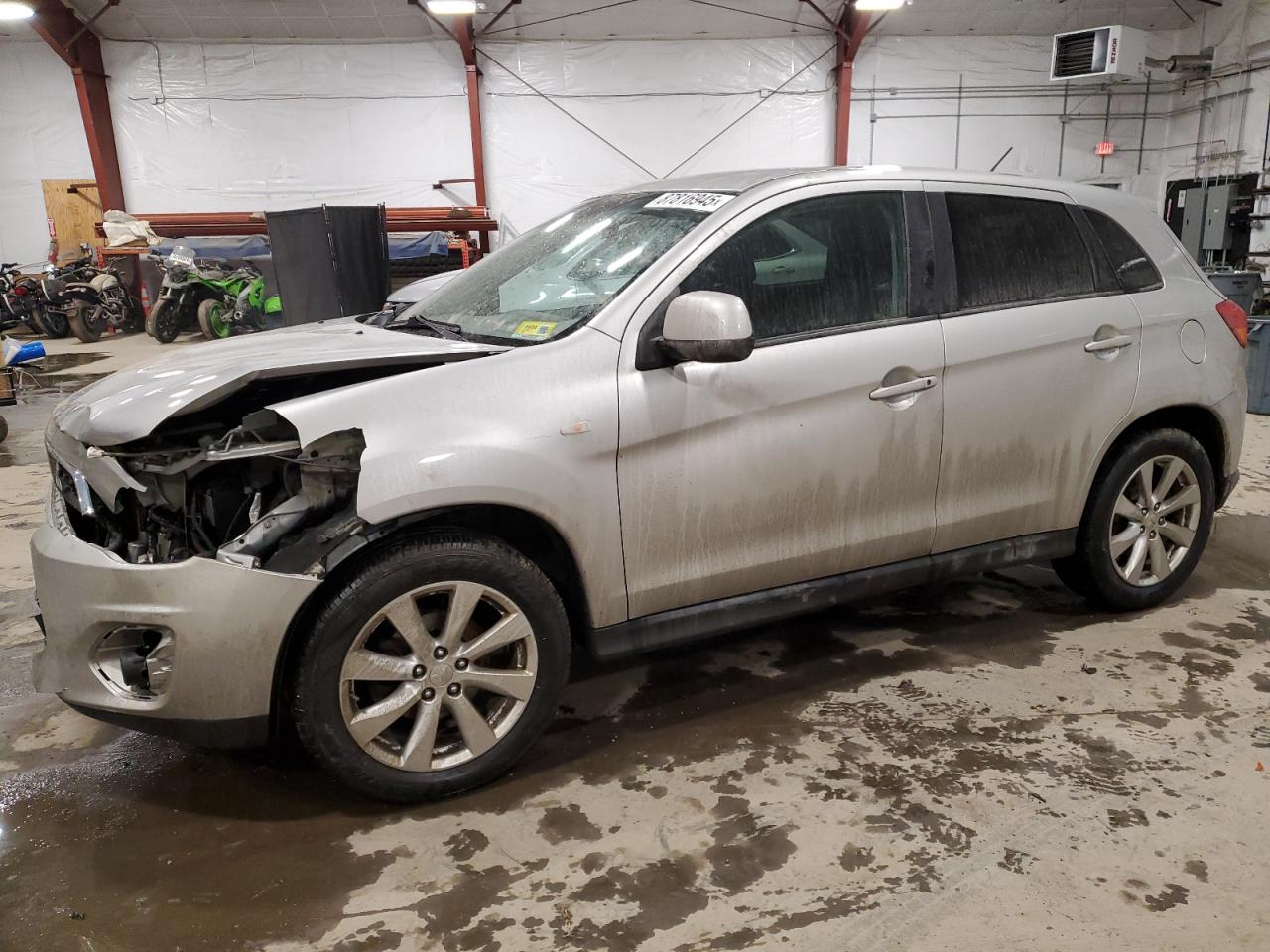 MITSUBISHI OUTLANDER 2015