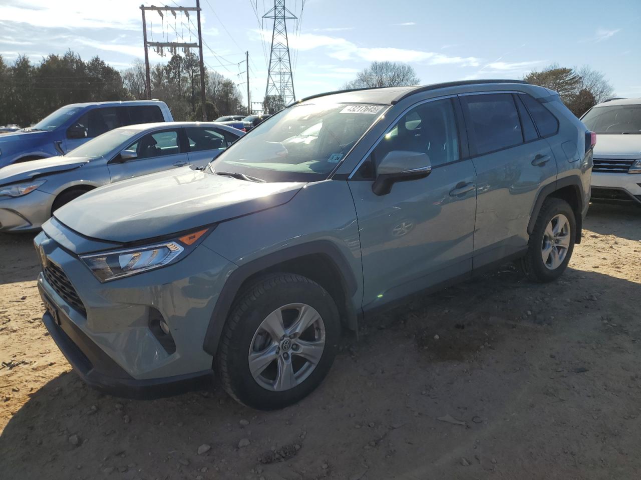 TOYOTA RAV4 XLE 2021