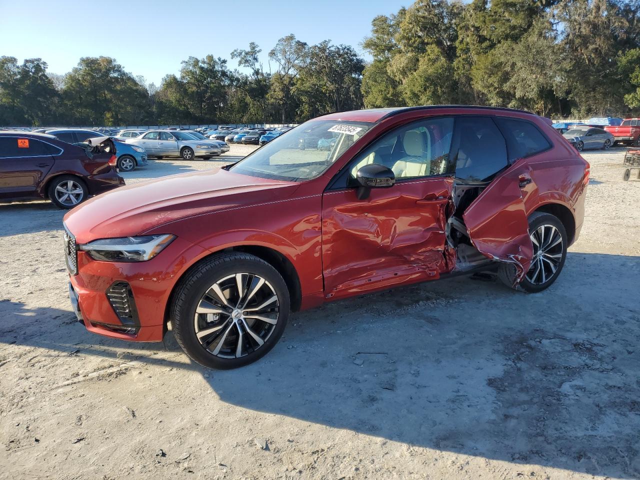 VOLVO XC60 PLUS 2025