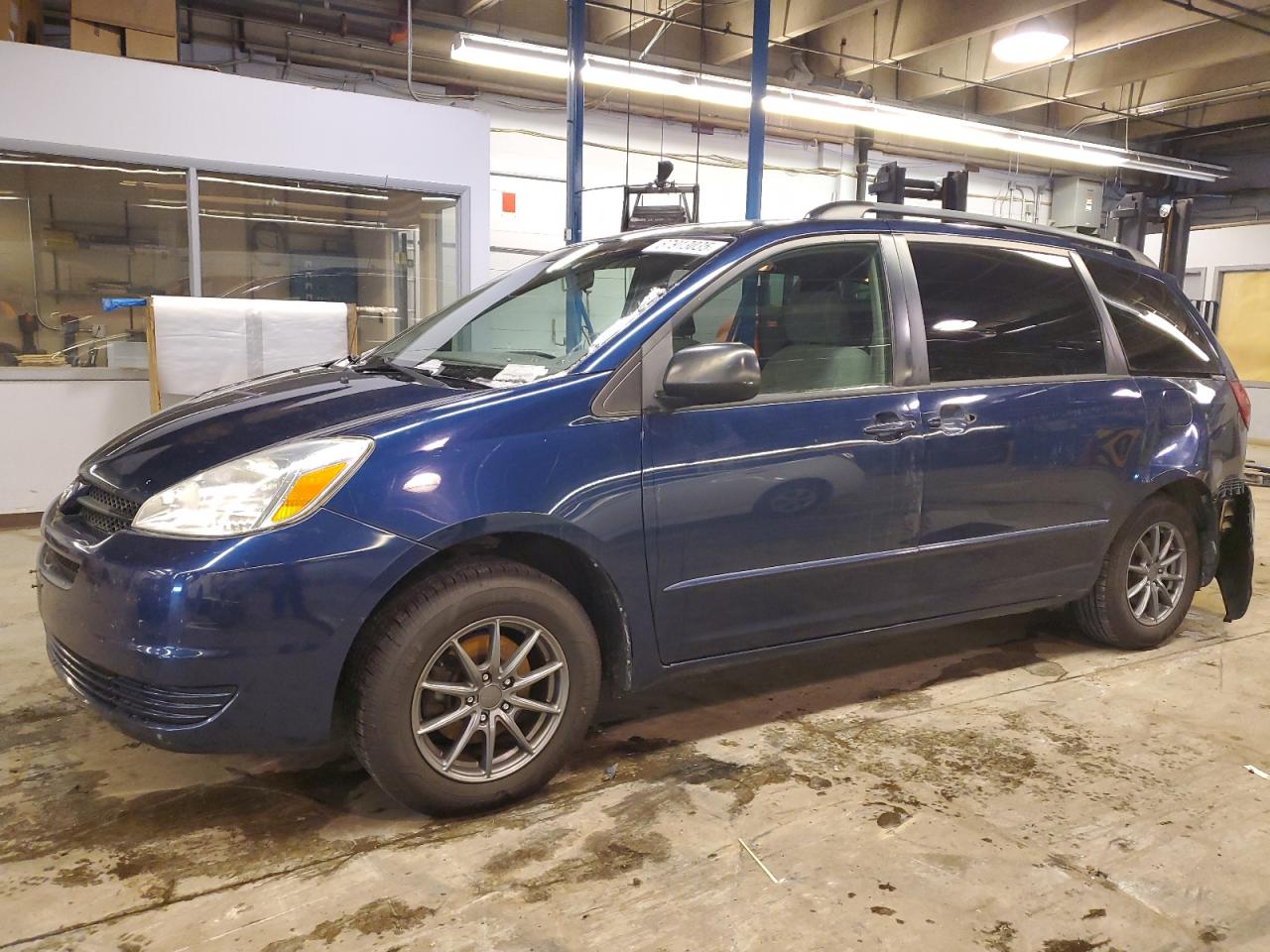 TOYOTA SIENNA CE 2005