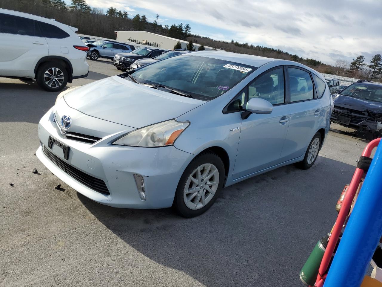 TOYOTA PRIUS V 2012