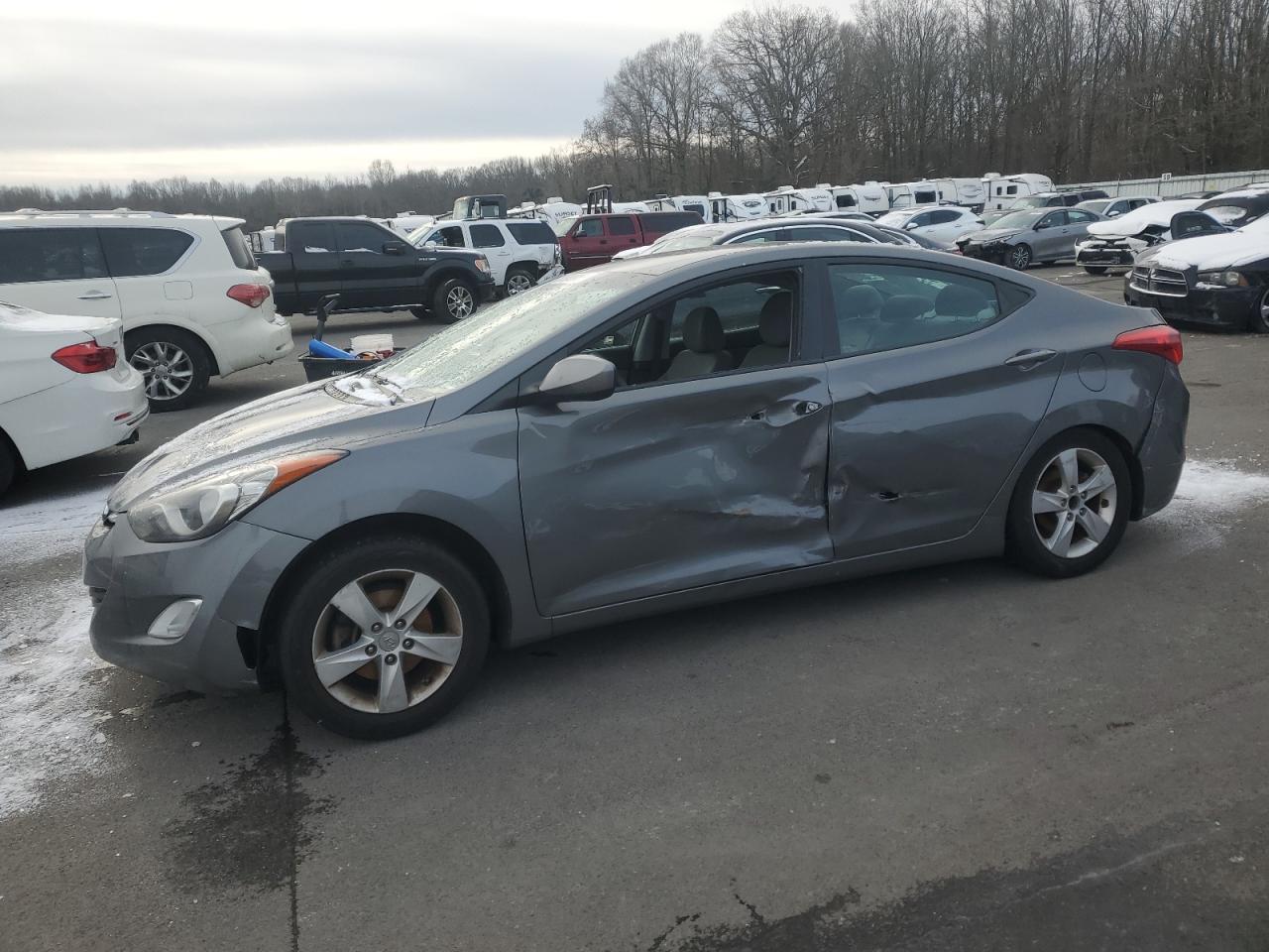 HYUNDAI ELANTRA GL 2013