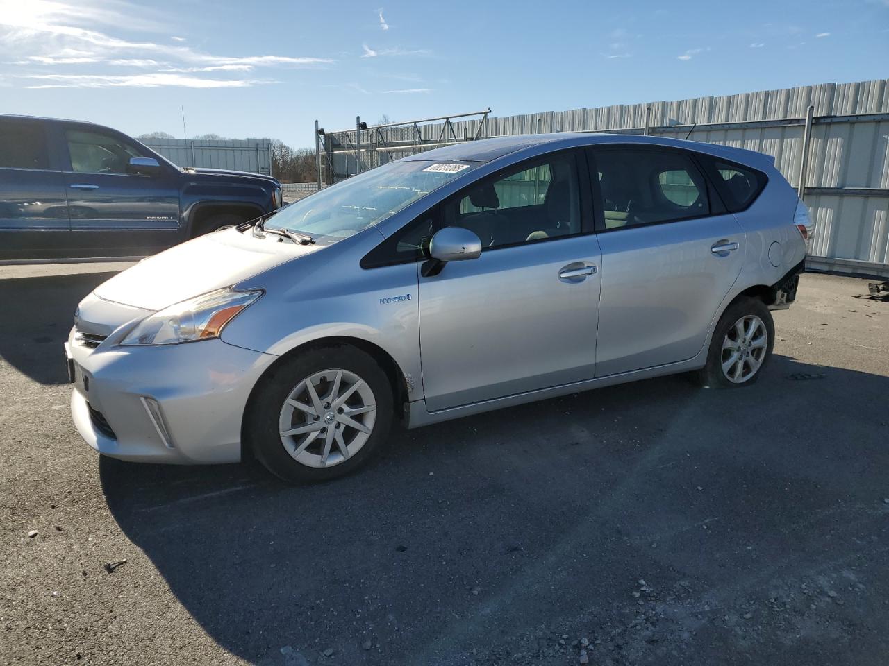 TOYOTA PRIUS V 2014