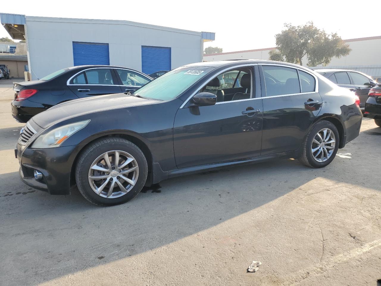 INFINITI G37 2011
