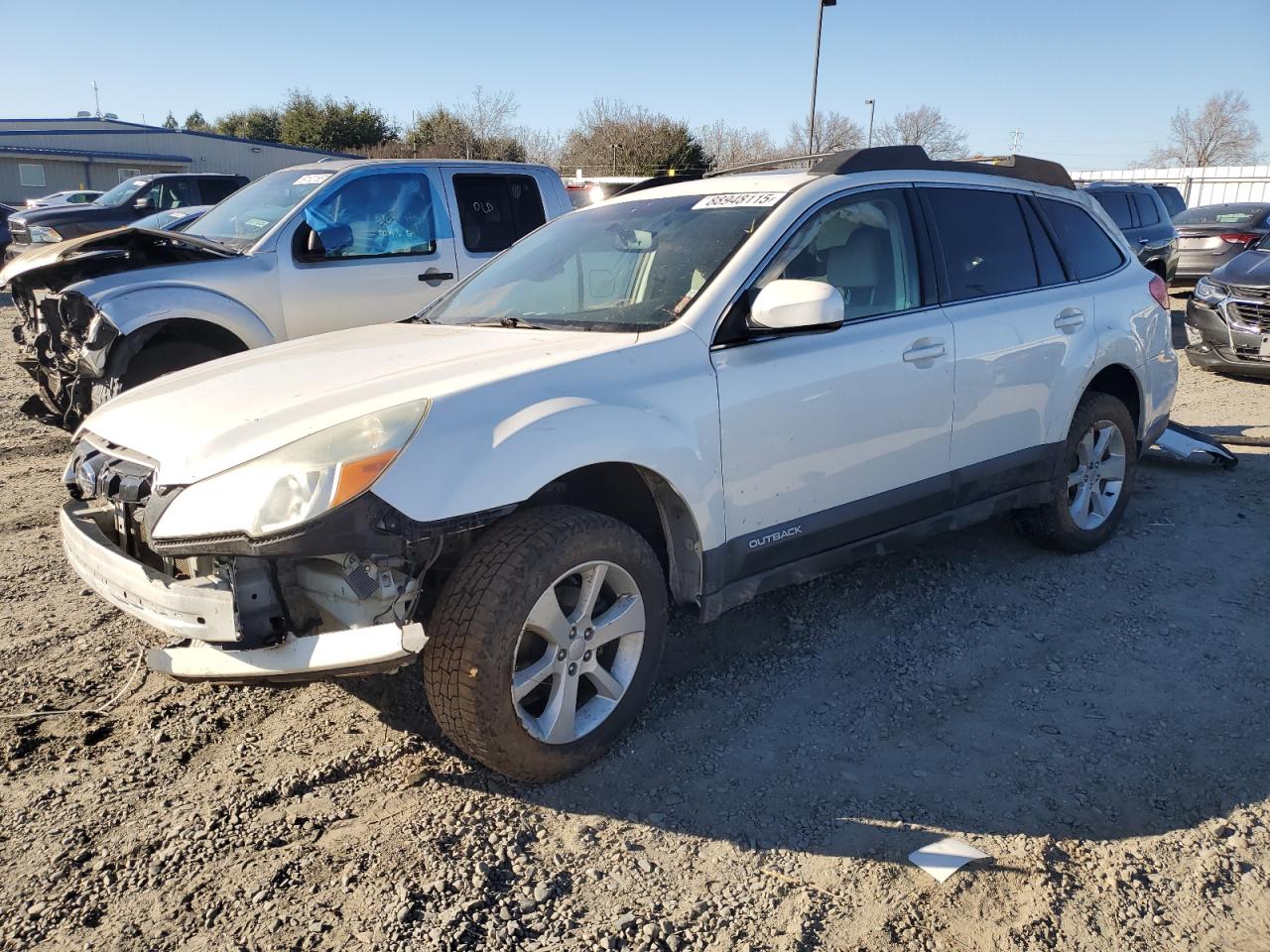 SUBARU OUTBACK 2. 2013