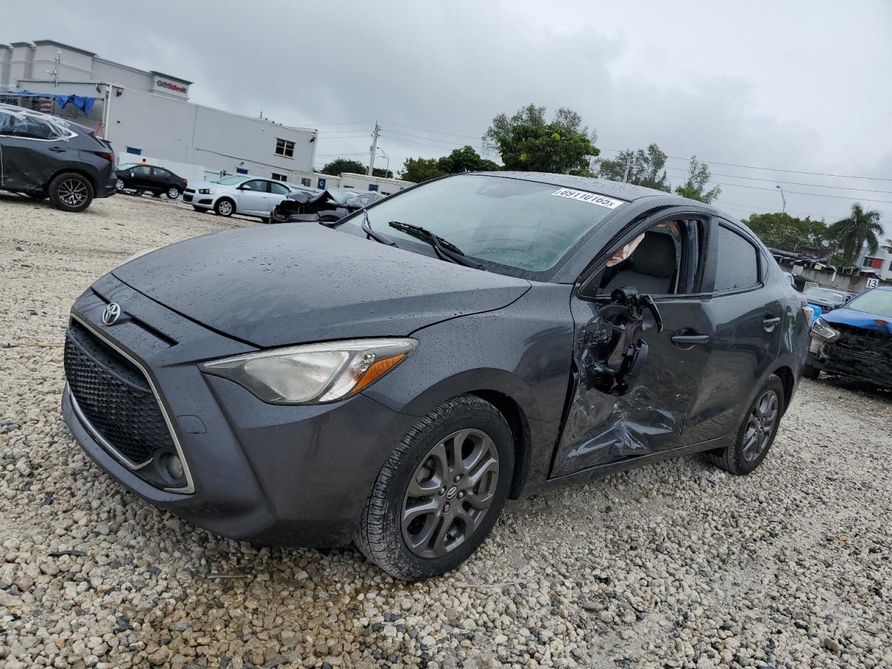 TOYOTA YARIS L 2019