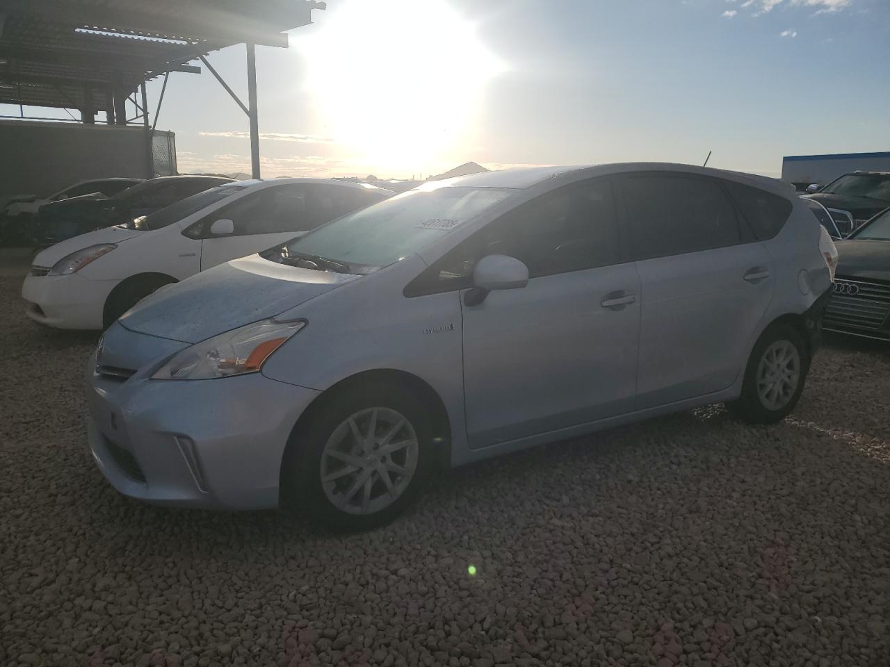 TOYOTA PRIUS V 2013