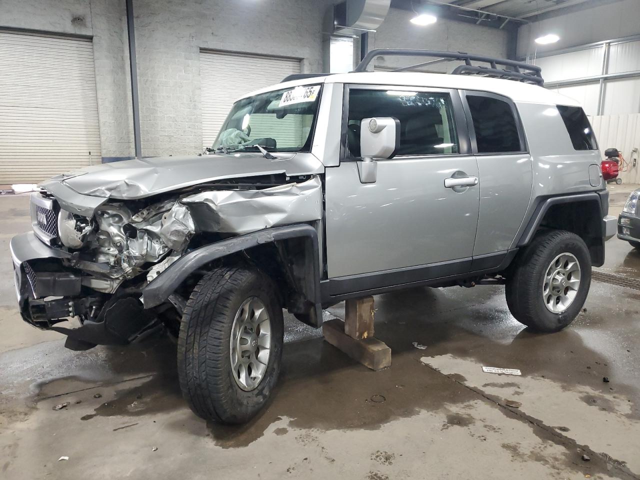TOYOTA FJ CRUISER 2012
