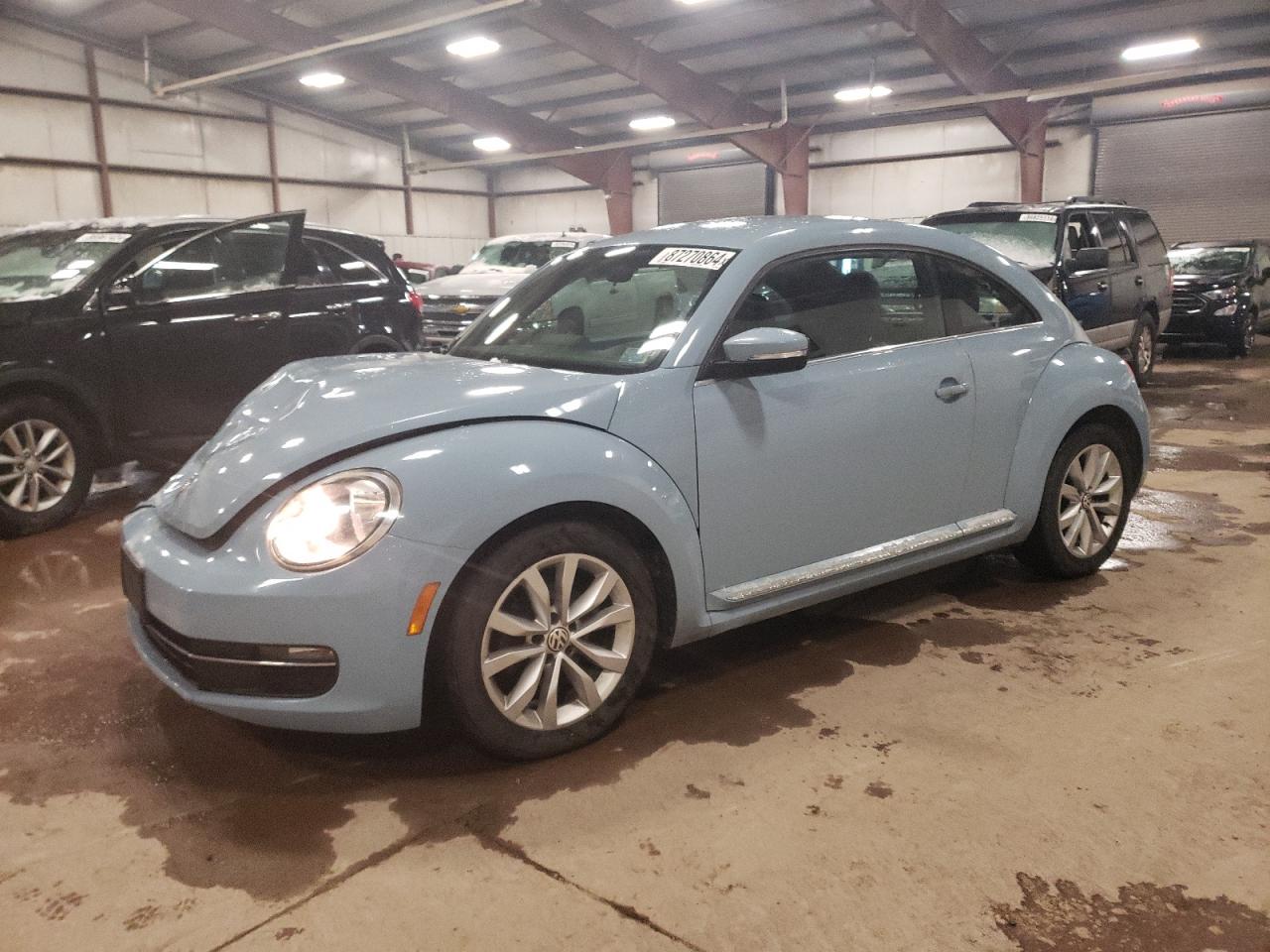 VOLKSWAGEN BEETLE 2013