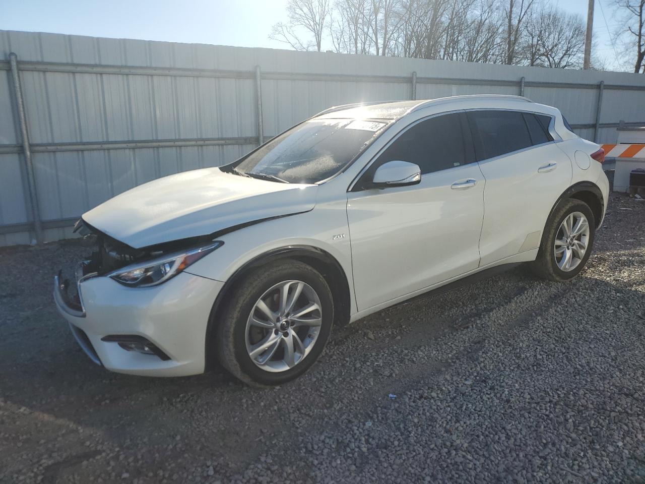 INFINITI QX30 BASE 2017
