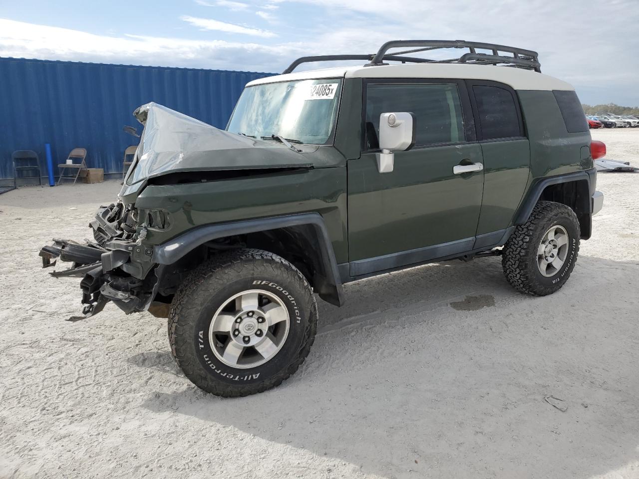 TOYOTA FJ CRUISER 2010
