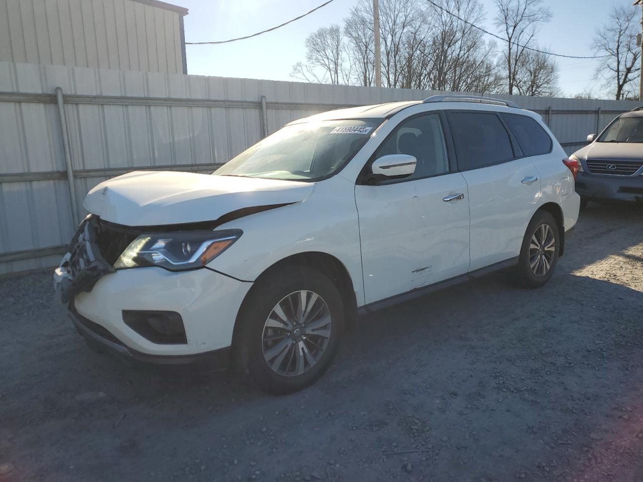 NISSAN PATHFINDER 2017