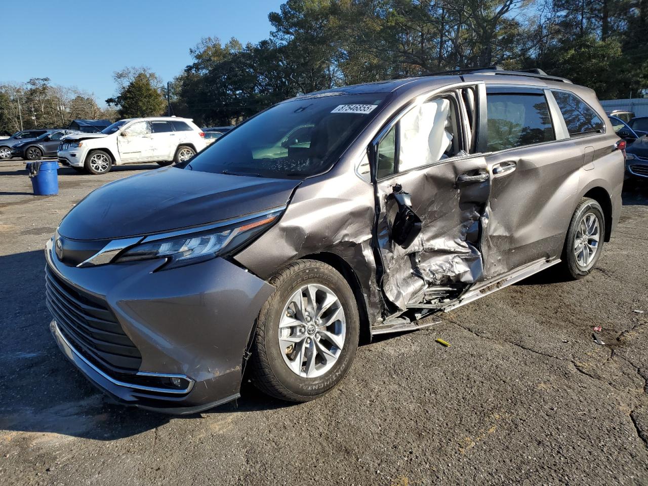 TOYOTA SIENNA XLE 2022