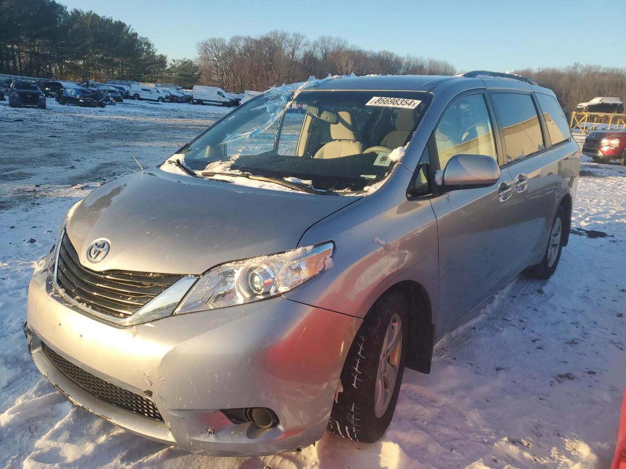 TOYOTA SIENNA LE 2013