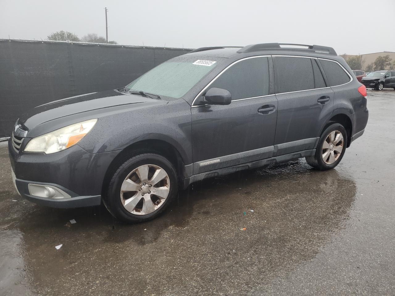 SUBARU OUTBACK 2. 2012