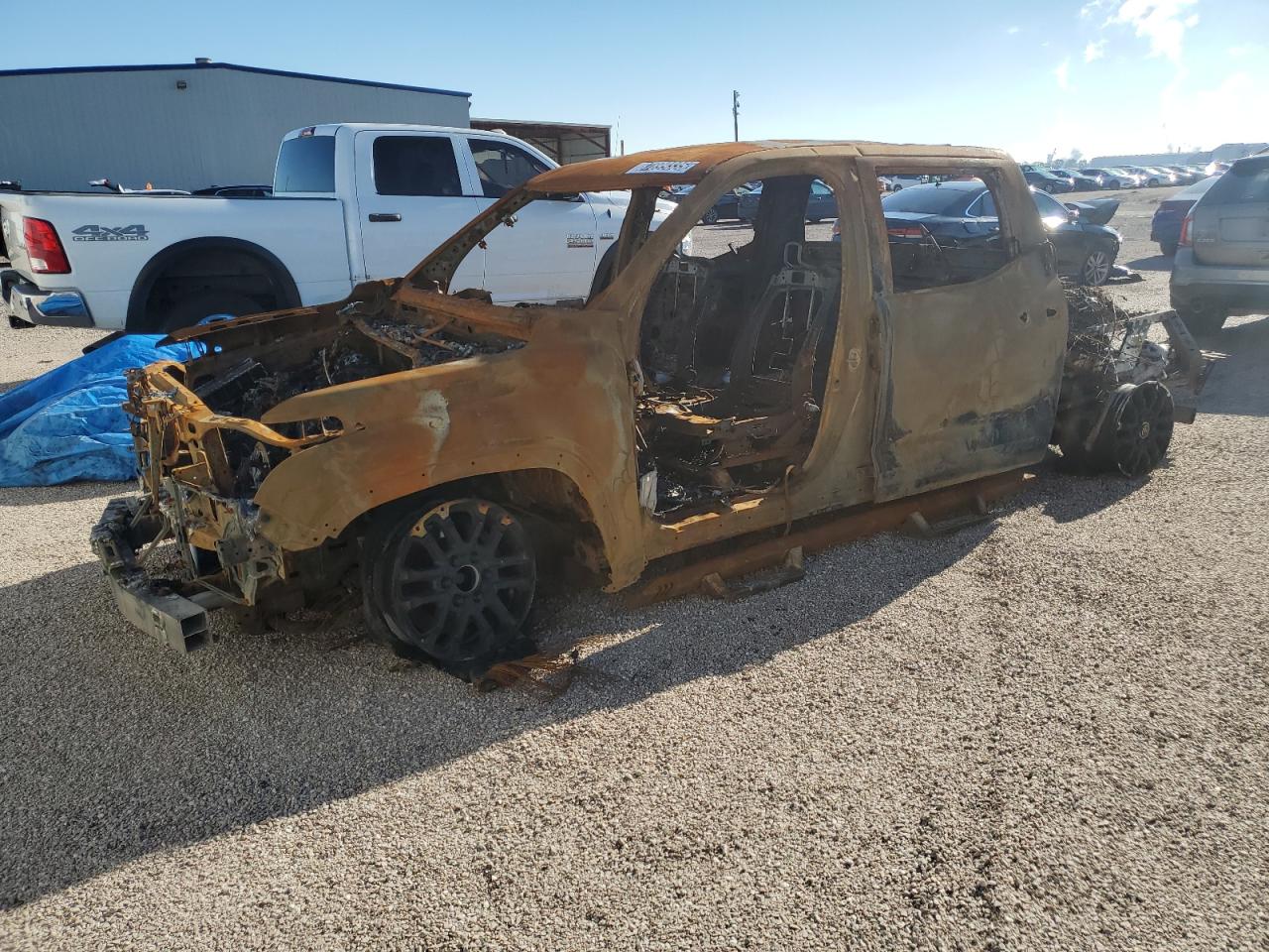 TOYOTA TUNDRA CRE 2022