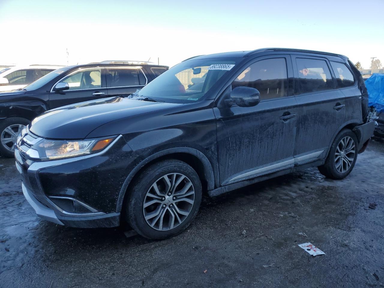 MITSUBISHI OUTLANDER 2016