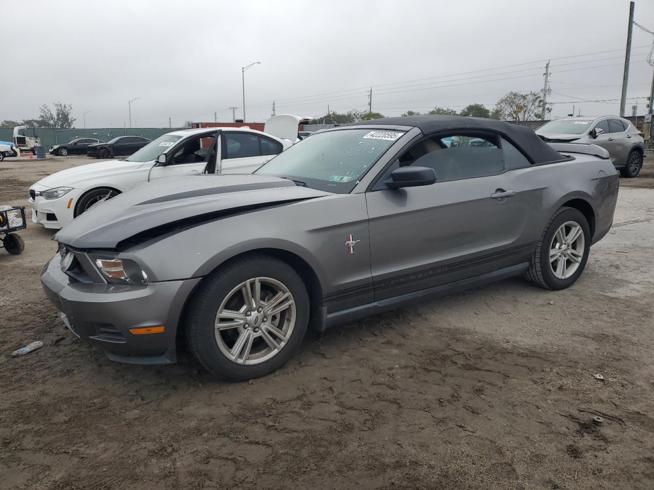 FORD MUSTANG 2010