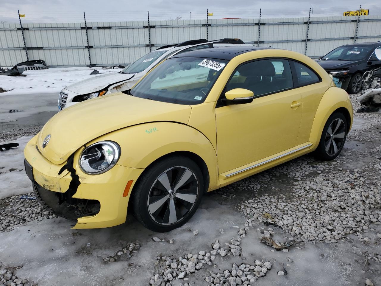 VOLKSWAGEN BEETLE 2013