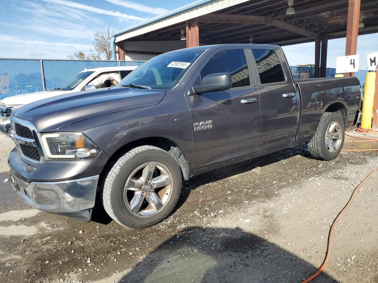 RAM 1500 SLT 2015
