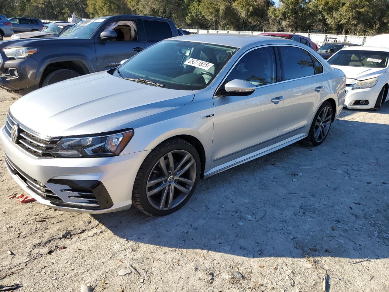VOLKSWAGEN PASSAT R-L 2017