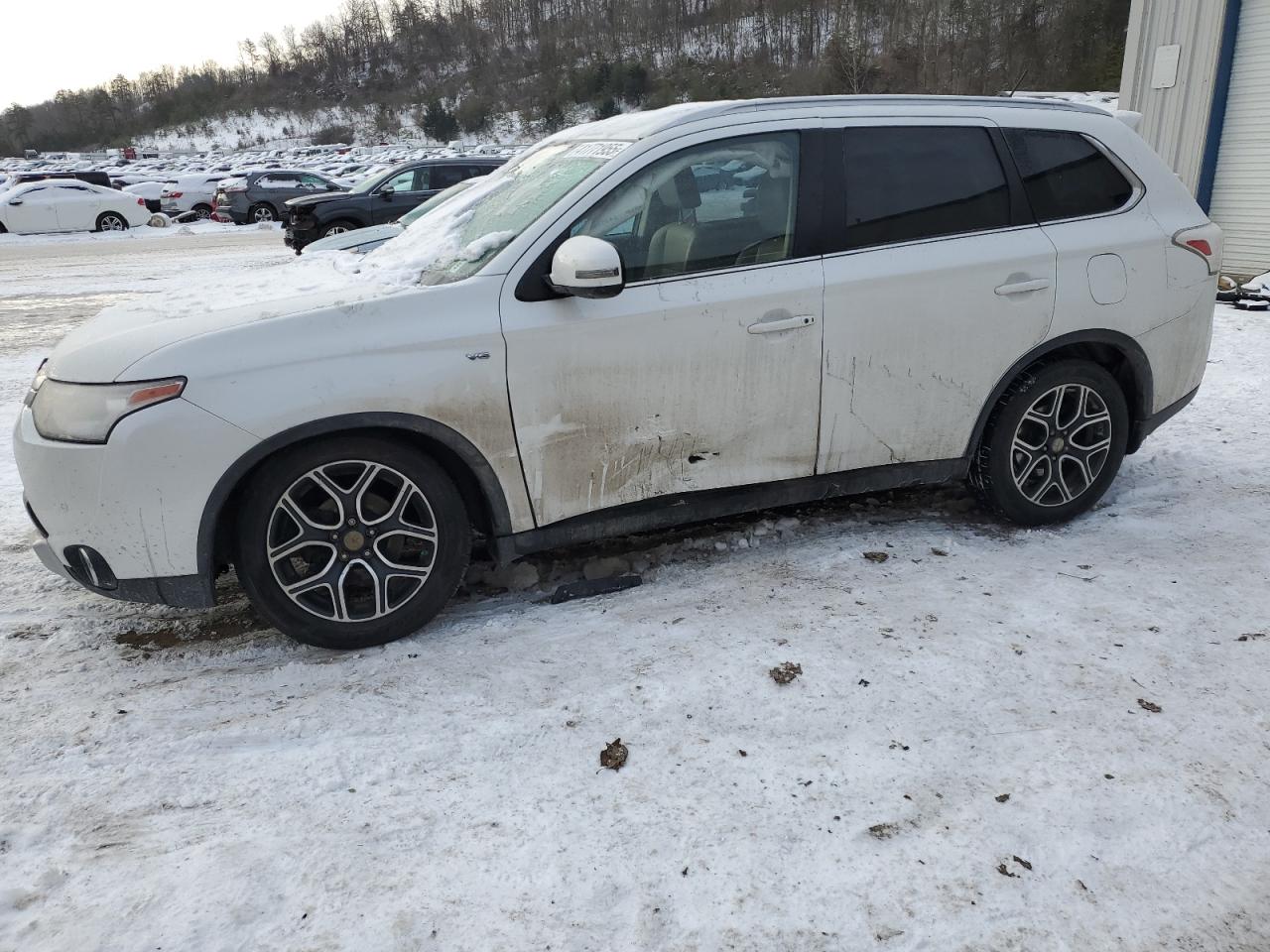 MITSUBISHI OUTLANDER 2015