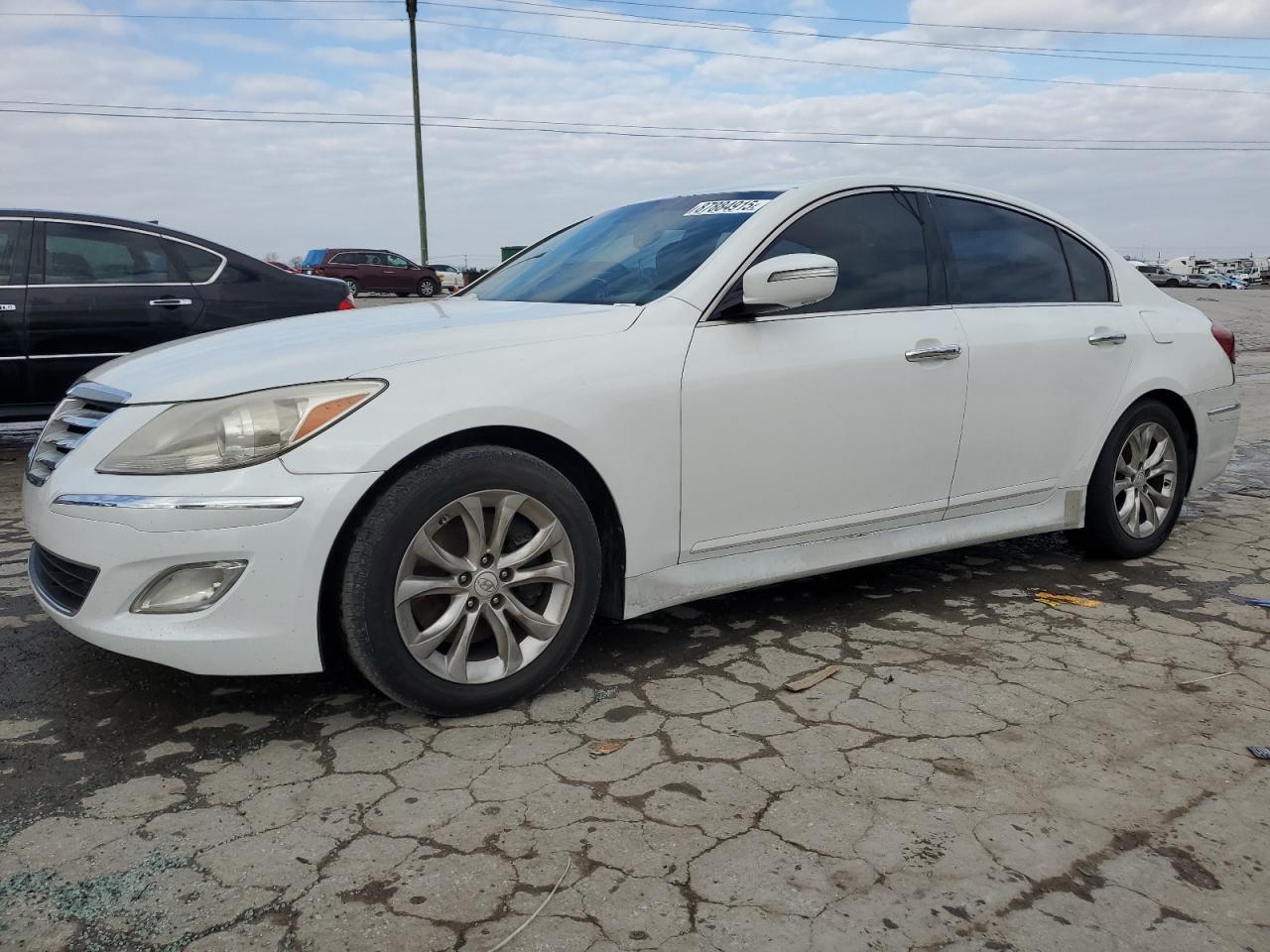 HYUNDAI GENESIS 3. 2013