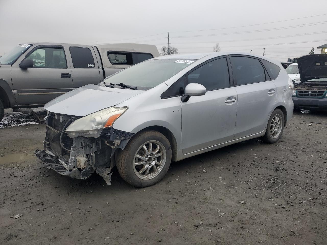 TOYOTA PRIUS V 2014